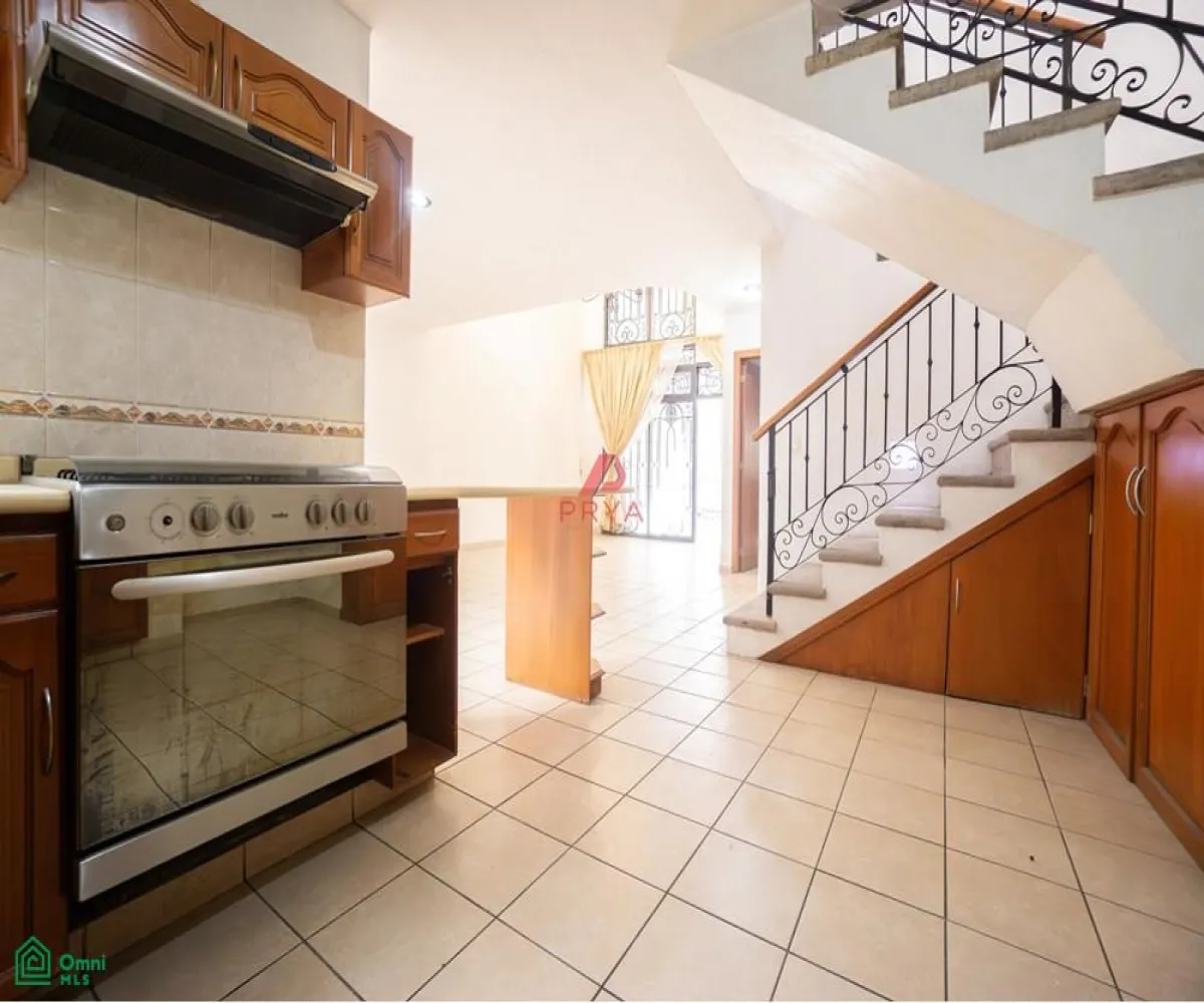 Casa En Renta,Americana,Alfredo R. Plascencia S/N, Guadalajara, Jalisco 44160, 4 Habitaciones,3 Baños,Alfredo R. Plascencia,MX261066101