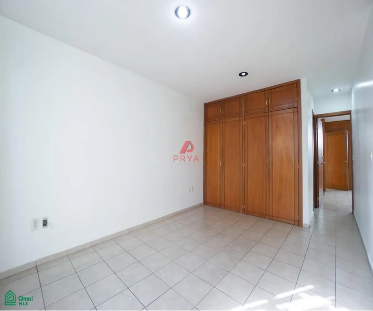 Casa En Renta,Americana,Alfredo R. Plascencia S/N, Guadalajara, Jalisco 44160, 4 Habitaciones,3 Baños,Alfredo R. Plascencia,MX261066101