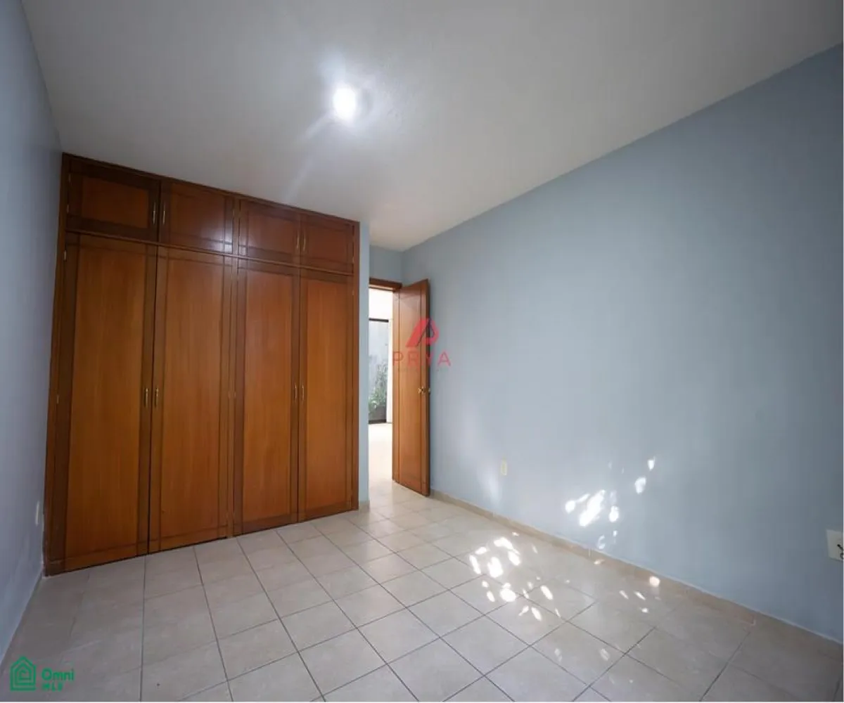 Casa En Renta,Americana,Alfredo R. Plascencia S/N, Guadalajara, Jalisco 44160, 4 Habitaciones,3 Baños,Alfredo R. Plascencia,MX261066101