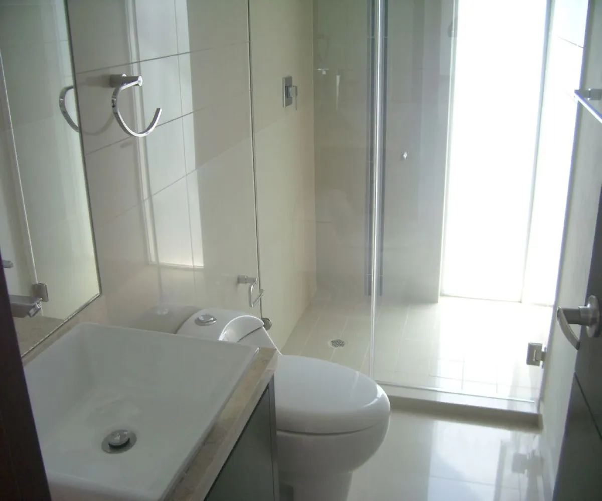 Departamento En Renta,Granja,Calzada Central 1047 2, Zapopan, Jalisco 45010, 3 Habitaciones,2 Baños,Calzada Central,1,phYqiCK