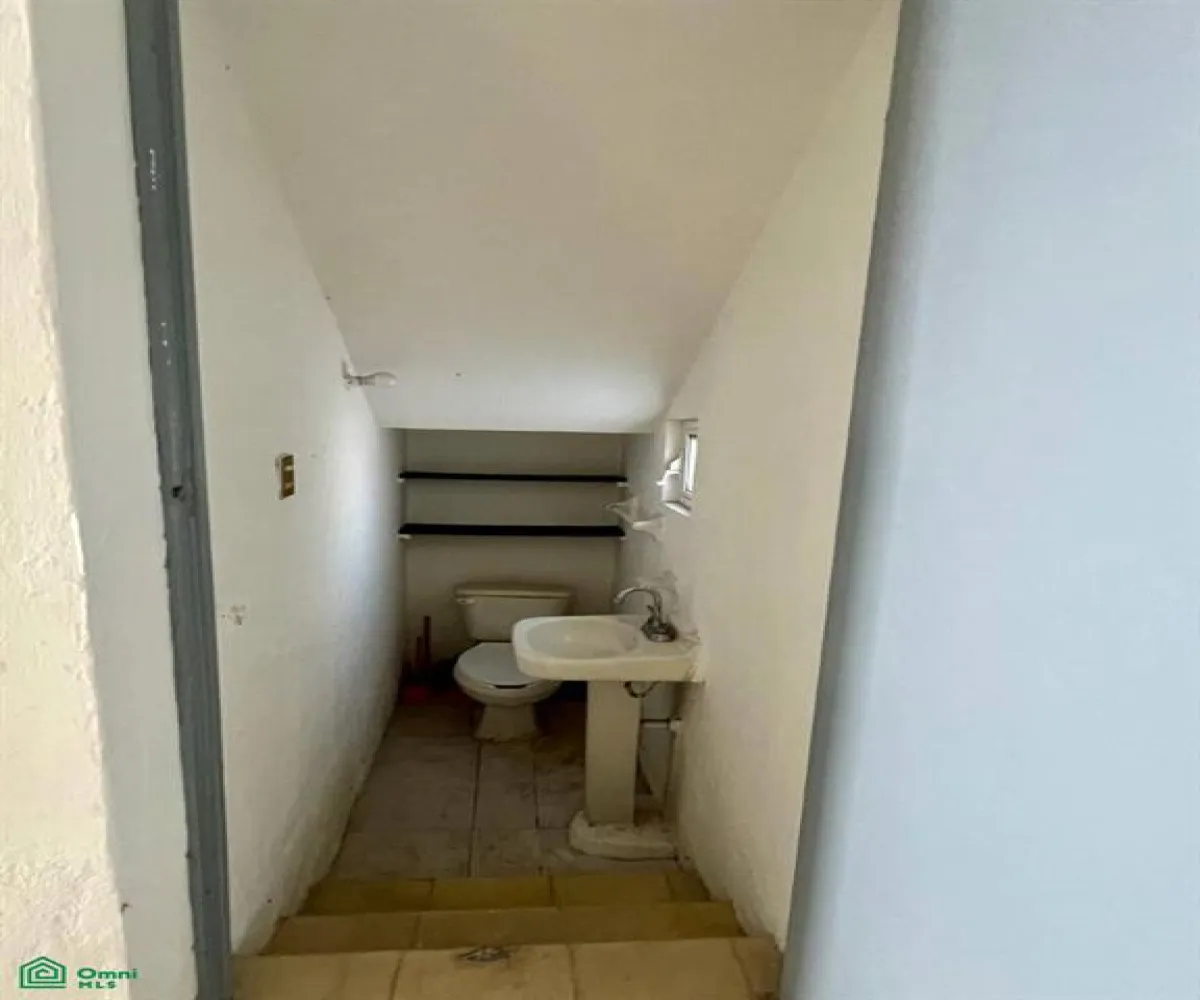 Casa En Venta,Colinas de Las Águilas,Rio Tomatlan 1141, Zapopan, Jalisco 45080, 4 Habitaciones,1 Baño,Rio Tomatlan,2,MX261072509