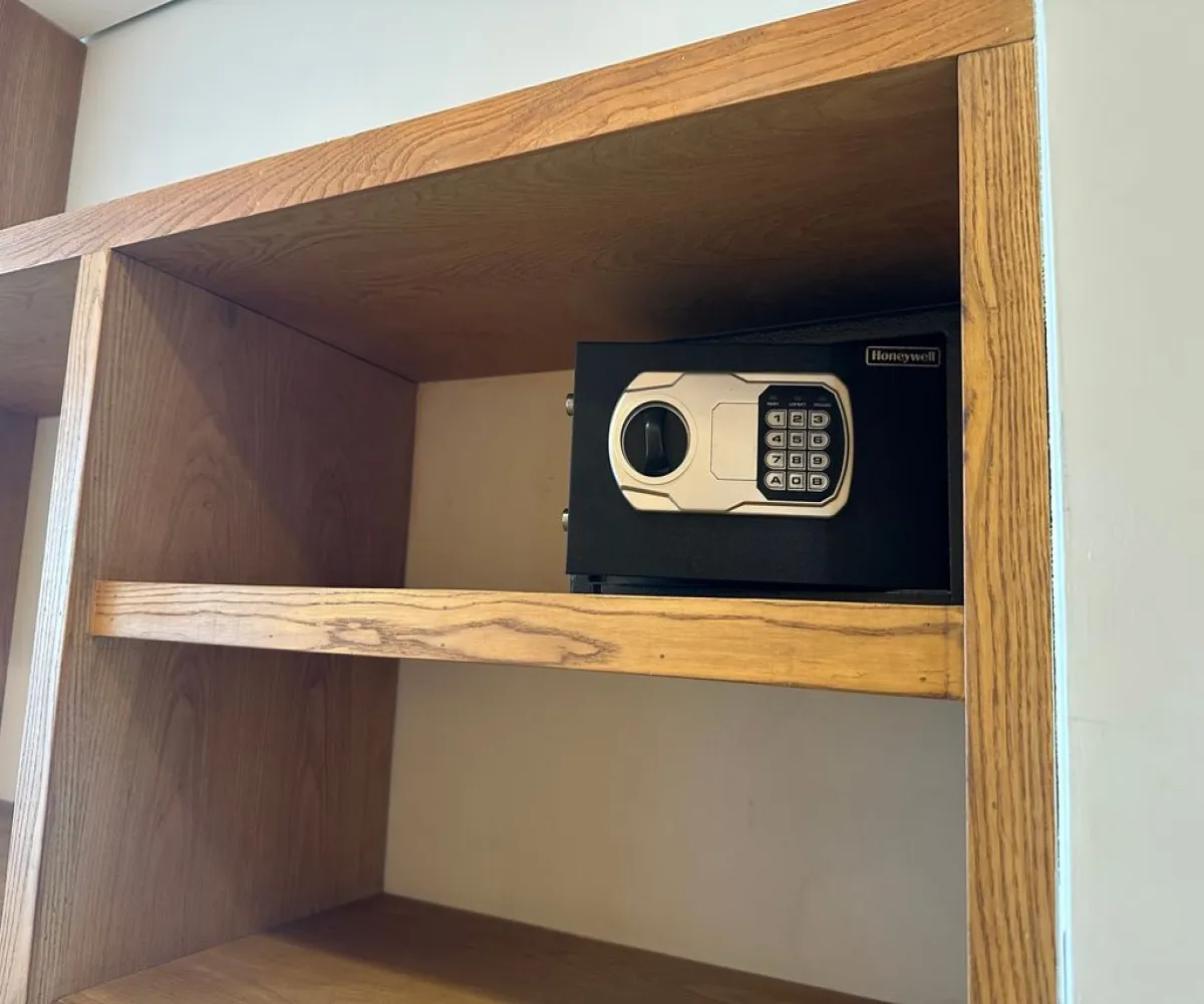 Departamento En Renta,Americana,Calle Manuel López Cotilla 1223 404A, Americana, Jalisco 44160, 1 Cuarto,1 Baño,Calle Manuel López Cotilla,1,pCQYfvv