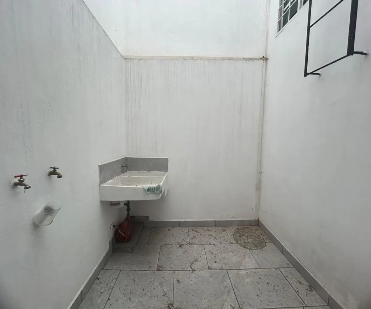 Casa En Renta,Jardines del Sol,Avenida Prado de los Laureles 1490, Zapopan, Jalisco 45050, 4 Habitaciones,2 Baños,Avenida Prado de los Laureles,1,p413aFk