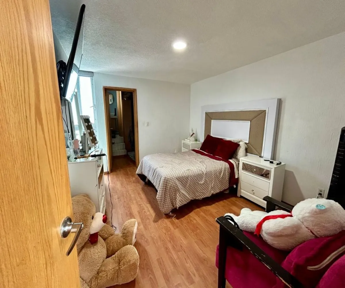 Casa En Venta,Santa Teresita,11-A 41, Guadalajara, Jalisco 44600, 4 Habitaciones,3 Baños,11-A,1,pNK5xOC