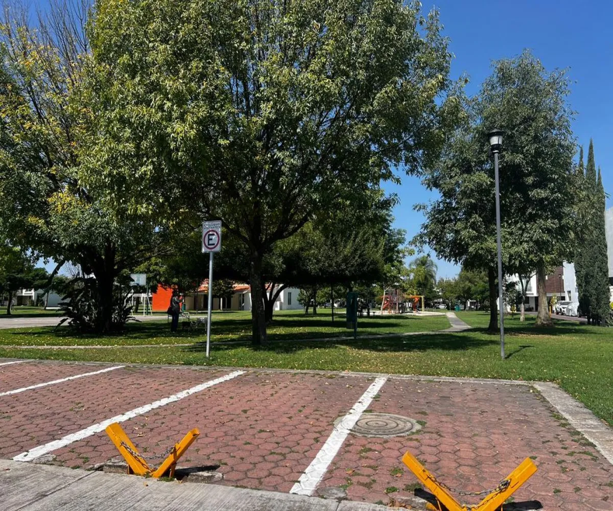 Casa En Venta,Jardines del Valle,Av. Valle de Ameca S/N, Zapopan, Jalisco 45138, 3 Habitaciones,3 Baños,Av. Valle de Ameca,1,pJI1QRF