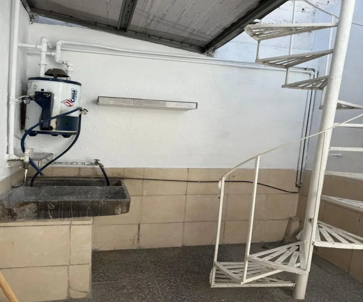 Casa En Venta,Revolución,Calle Batalla de Celaya S/N, San Pedro Tlaquepaque, Jalisco 45580, 4 Habitaciones,2 Baños,Calle Batalla de Celaya,2,pg16wEQ