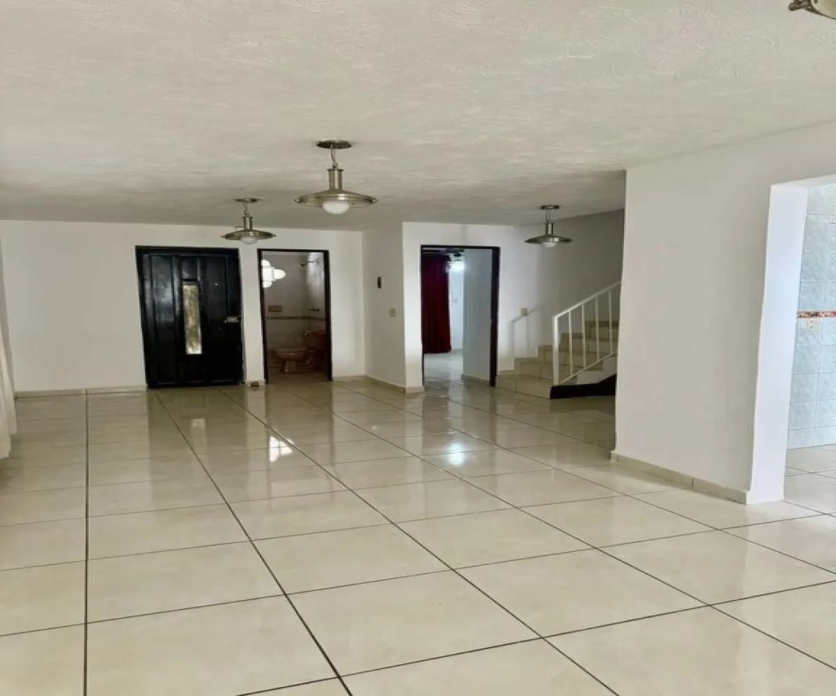 Casa En Venta,Revolución,Calle Batalla de Celaya S/N, San Pedro Tlaquepaque, Jalisco 45580, 4 Habitaciones,2 Baños,Calle Batalla de Celaya,2,pg16wEQ
