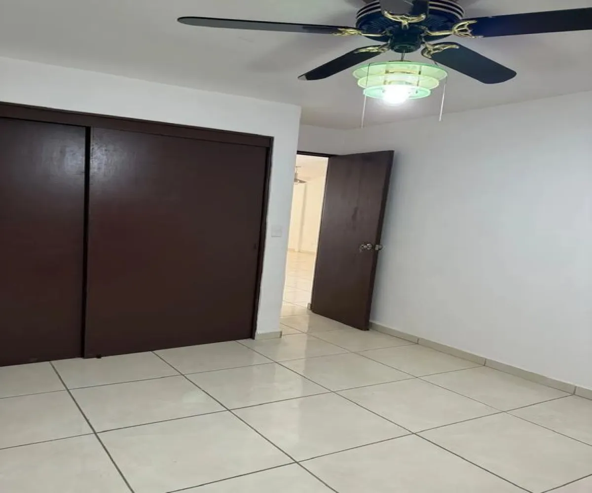 Casa En Venta,Revolución,Calle Batalla de Celaya S/N, San Pedro Tlaquepaque, Jalisco 45580, 4 Habitaciones,2 Baños,Calle Batalla de Celaya,2,pg16wEQ