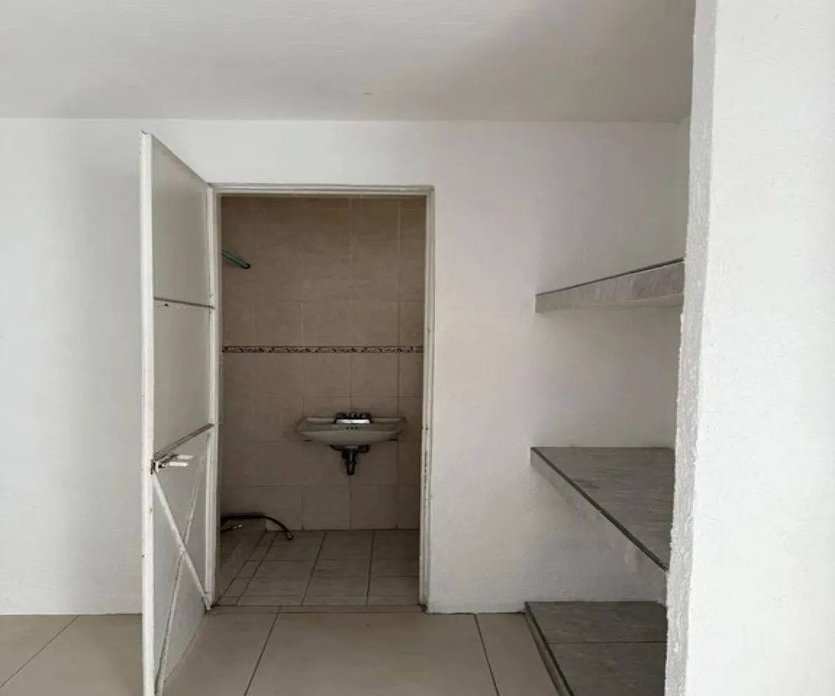 Casa En Venta,Revolución,Calle Batalla de Celaya S/N, San Pedro Tlaquepaque, Jalisco 45580, 4 Habitaciones,2 Baños,Calle Batalla de Celaya,2,pg16wEQ