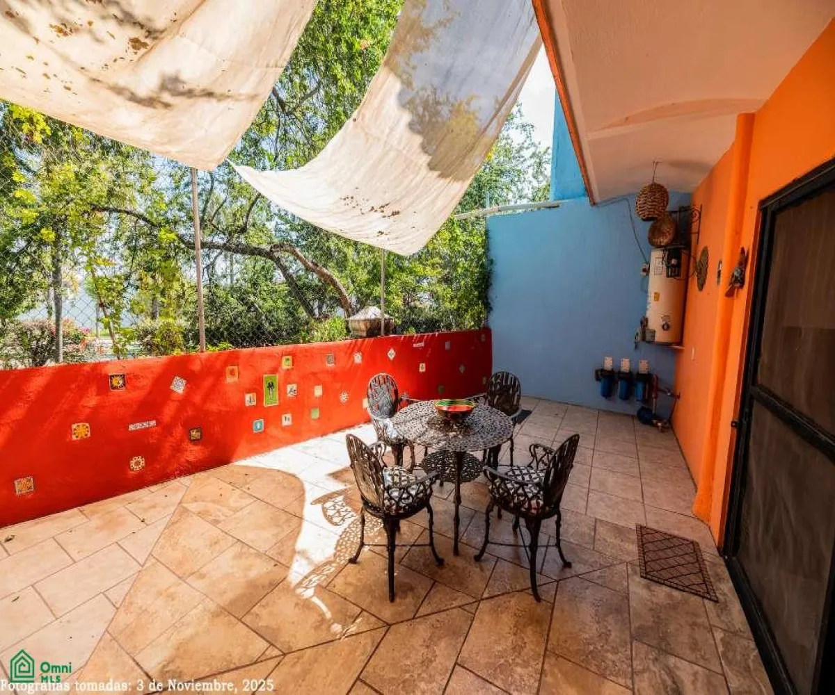 Casa En Venta,Barrio de Guadalupe,Zaragoza 717, Chapala, Jalisco 45900, 3 Habitaciones,3 Baños,Zaragoza,MX26004307M