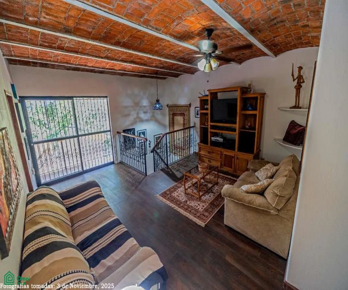 Casa En Venta,Barrio de Guadalupe,Zaragoza 717, Chapala, Jalisco 45900, 3 Habitaciones,3 Baños,Zaragoza,MX26004307M