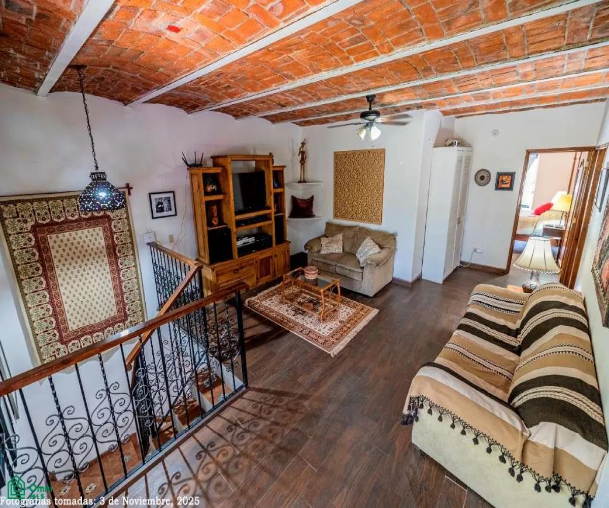 Casa En Venta,Barrio de Guadalupe,Zaragoza 717, Chapala, Jalisco 45900, 3 Habitaciones,3 Baños,Zaragoza,MX26004307M