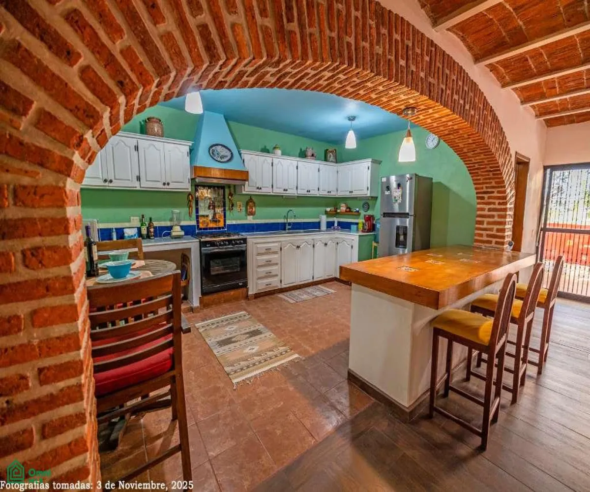 Casa En Venta,Barrio de Guadalupe,Zaragoza 717, Chapala, Jalisco 45900, 3 Habitaciones,3 Baños,Zaragoza,MX26004307M