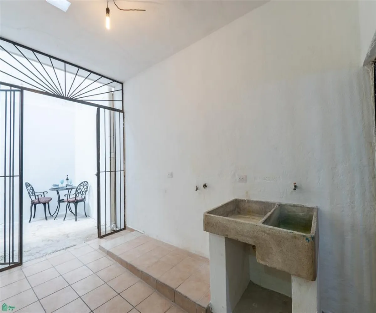 Casa En Venta,5 de Diciembre,Ecuador 1316, Puerto Vallarta, Jalisco 48350, 5 Habitaciones,2 Baños,Ecuador,MX26004311M