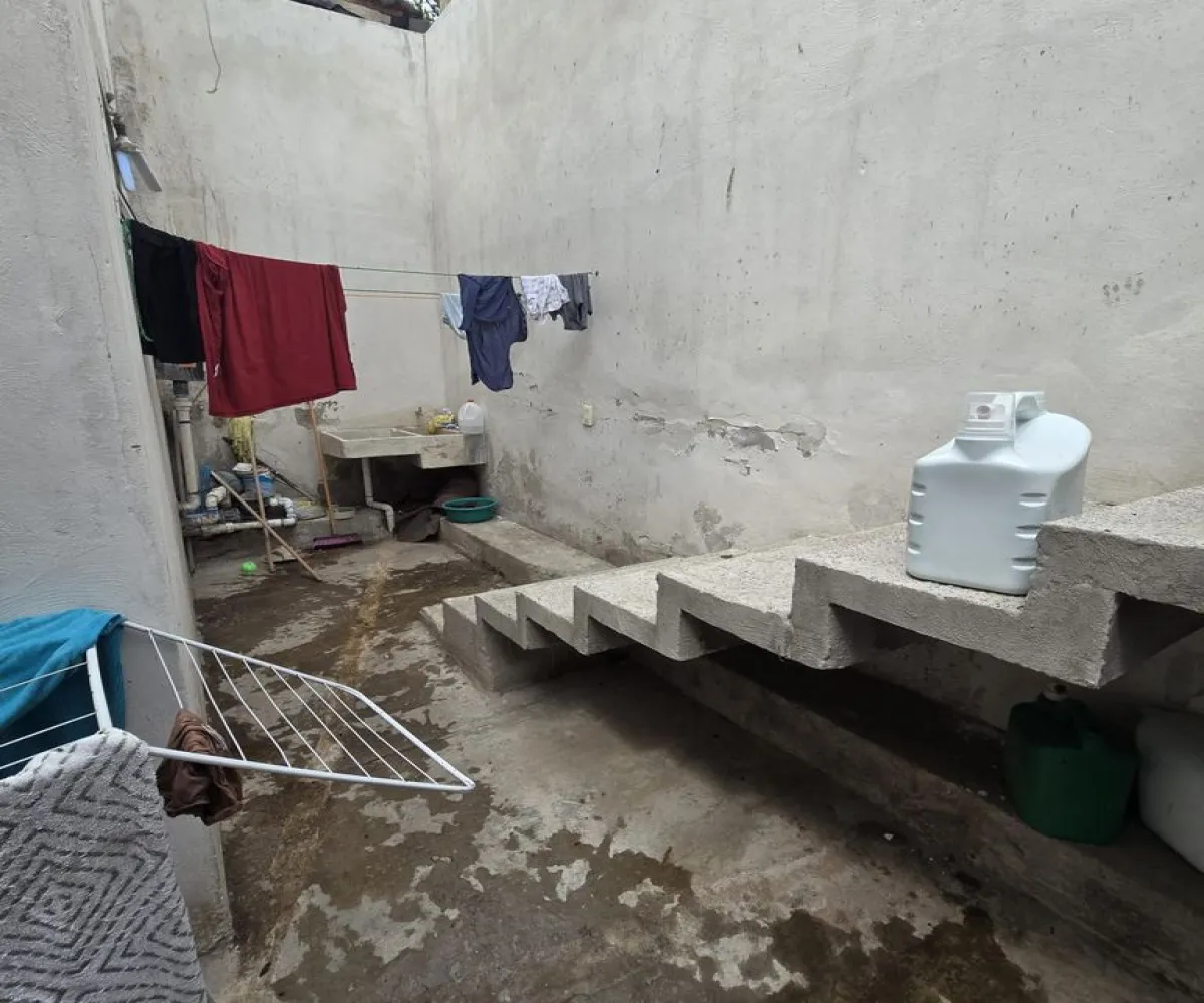 Casa En Venta,Arenales Tapatíos,Titanio 2611, Zapopan, Jalisco 45066, 3 Habitaciones,1 Baño,Titanio,1,psr1UfL