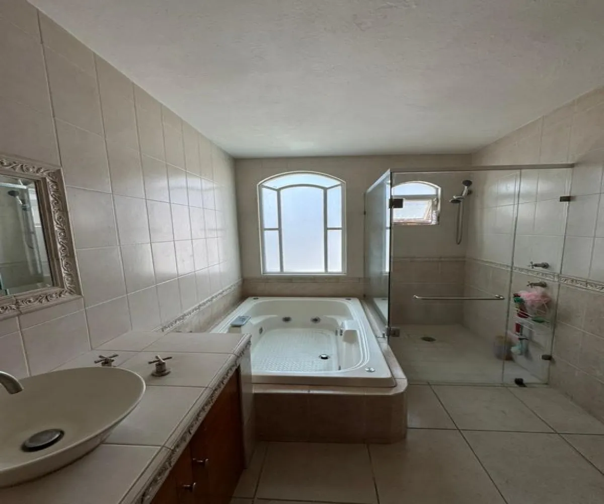 Casa En Venta,Bosques de Santa Aniita ,Blvd. Bosques de Santa Anita S/N, Tlajomulco de Zúñiga, Jalisco 45640, 3 Habitaciones,3 Baños,Blvd. Bosques de Santa Anita,1,pAVaaEI