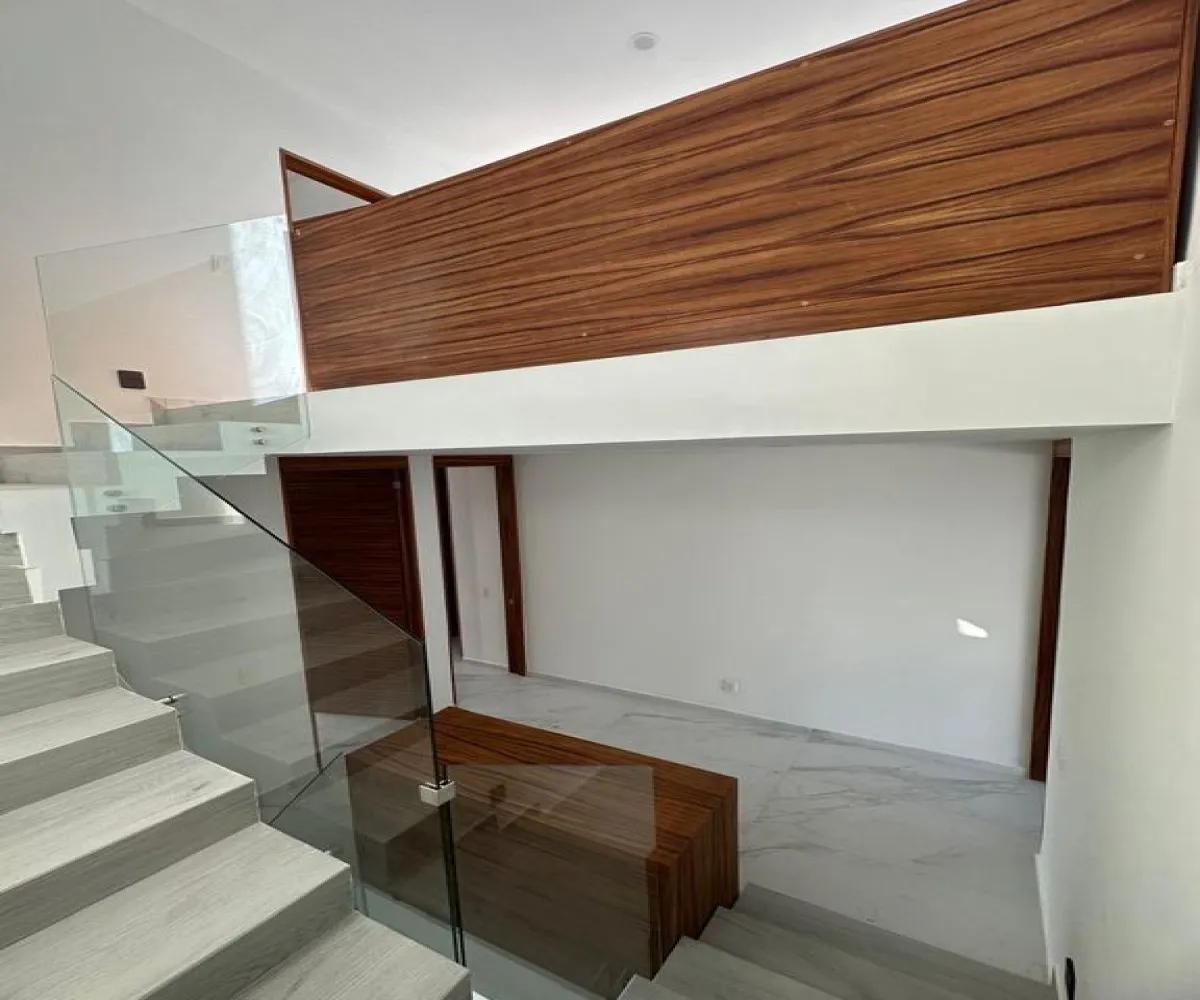 Casa En Venta,Avenida Vuelo de las Grullas 300, Tlajomulco de Zúñiga, Jalisco 45645, 4 Habitaciones,5 Baños,Avenida Vuelo de las Grullas,1,pz9ahhm