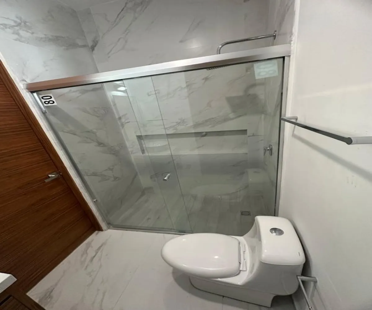 Casa En Venta,Avenida Vuelo de las Grullas 300, Tlajomulco de Zúñiga, Jalisco 45645, 4 Habitaciones,5 Baños,Avenida Vuelo de las Grullas,1,pz9ahhm