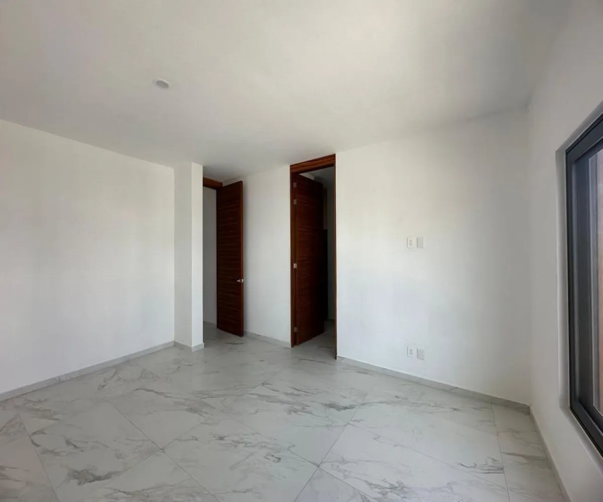 Casa En Venta,Avenida Vuelo de las Grullas 300, Tlajomulco de Zúñiga, Jalisco 45645, 4 Habitaciones,5 Baños,Avenida Vuelo de las Grullas,1,pz9ahhm