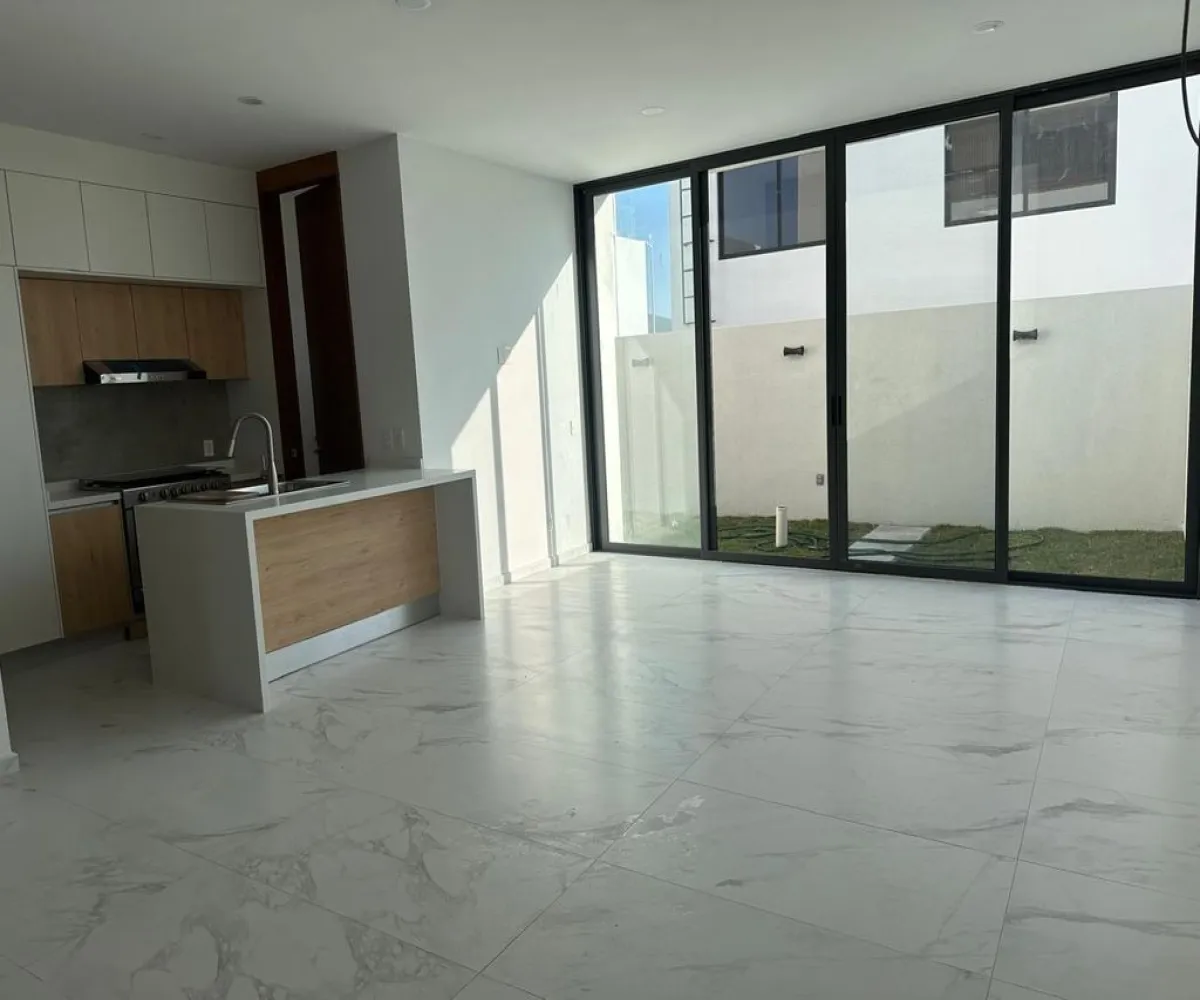 Casa En Venta,Avenida Vuelo de las Grullas 300, Tlajomulco de Zúñiga, Jalisco 45645, 4 Habitaciones,5 Baños,Avenida Vuelo de las Grullas,1,pz9ahhm