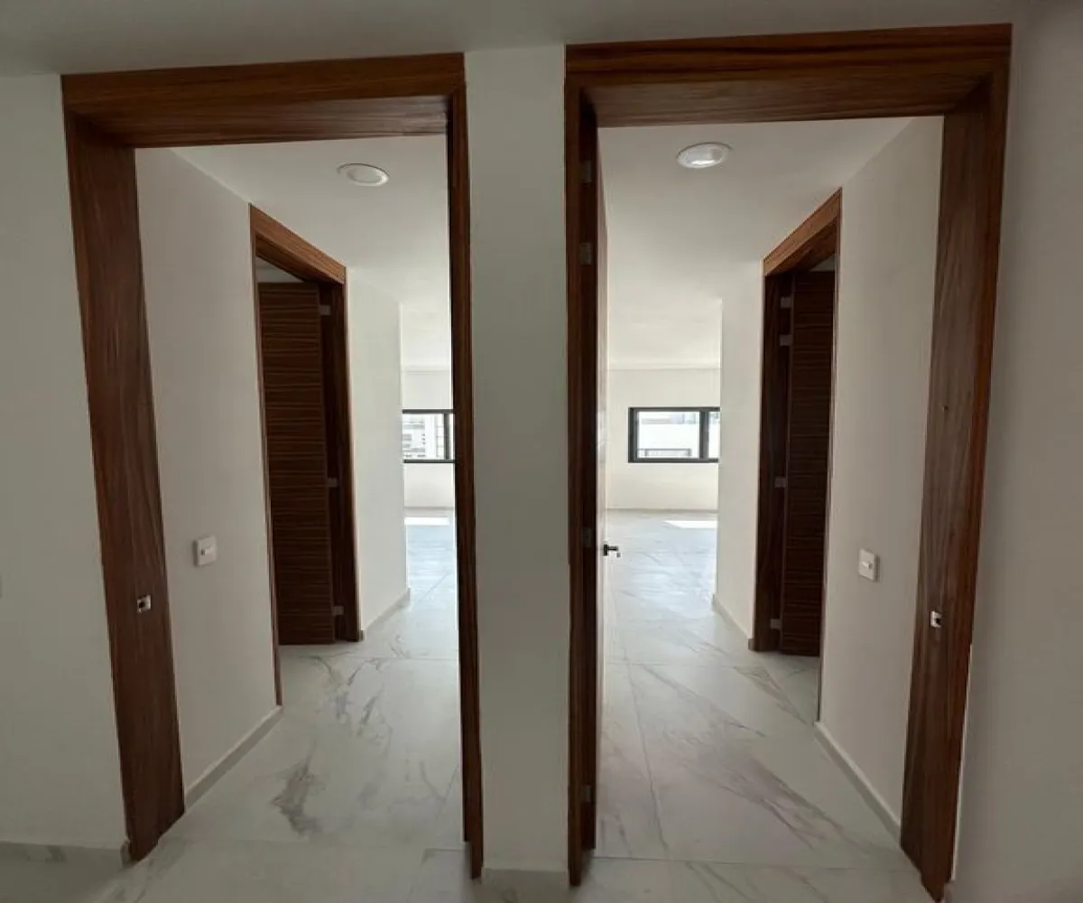 Casa En Venta,Avenida Vuelo de las Grullas 300, Tlajomulco de Zúñiga, Jalisco 45645, 4 Habitaciones,5 Baños,Avenida Vuelo de las Grullas,1,pz9ahhm