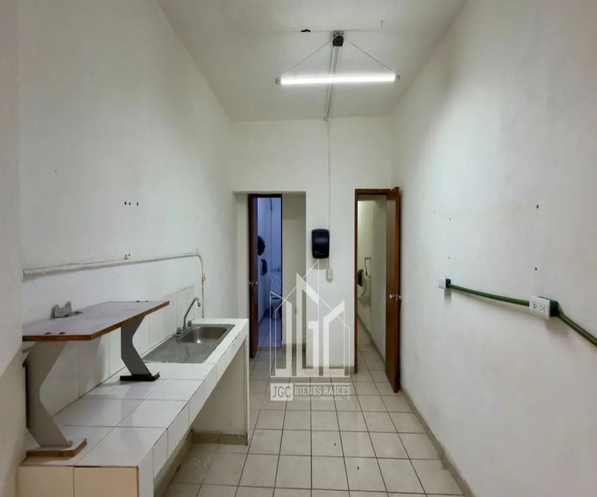 Bodega En Renta,Ladron De Guevara,Alfredo R. Plascencia 533, Guadalajara, Jalisco 44600,Alfredo R. Plascencia,1,p2aeunY