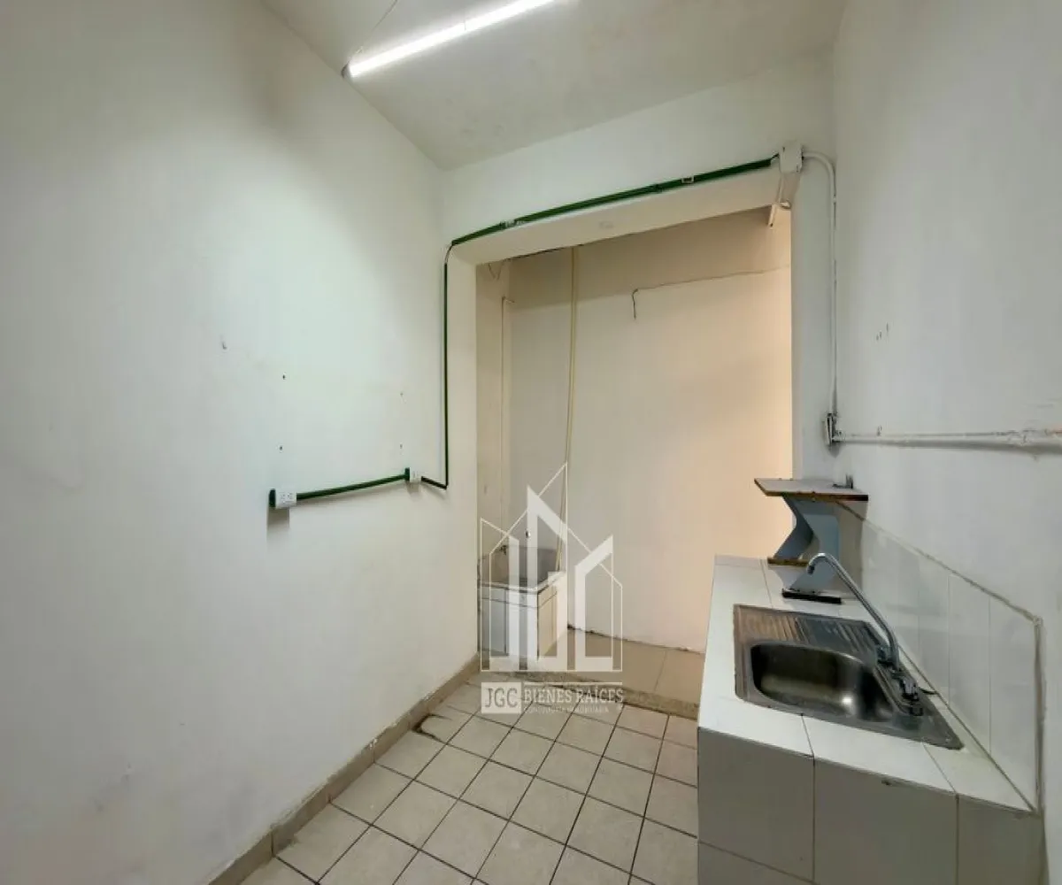 Local En Renta,Ladron De Guevara,Alfredo R. Plascencia 533, Guadalajara, Jalisco 44600,1 Baño,Alfredo R. Plascencia,1,pkzhD6Q