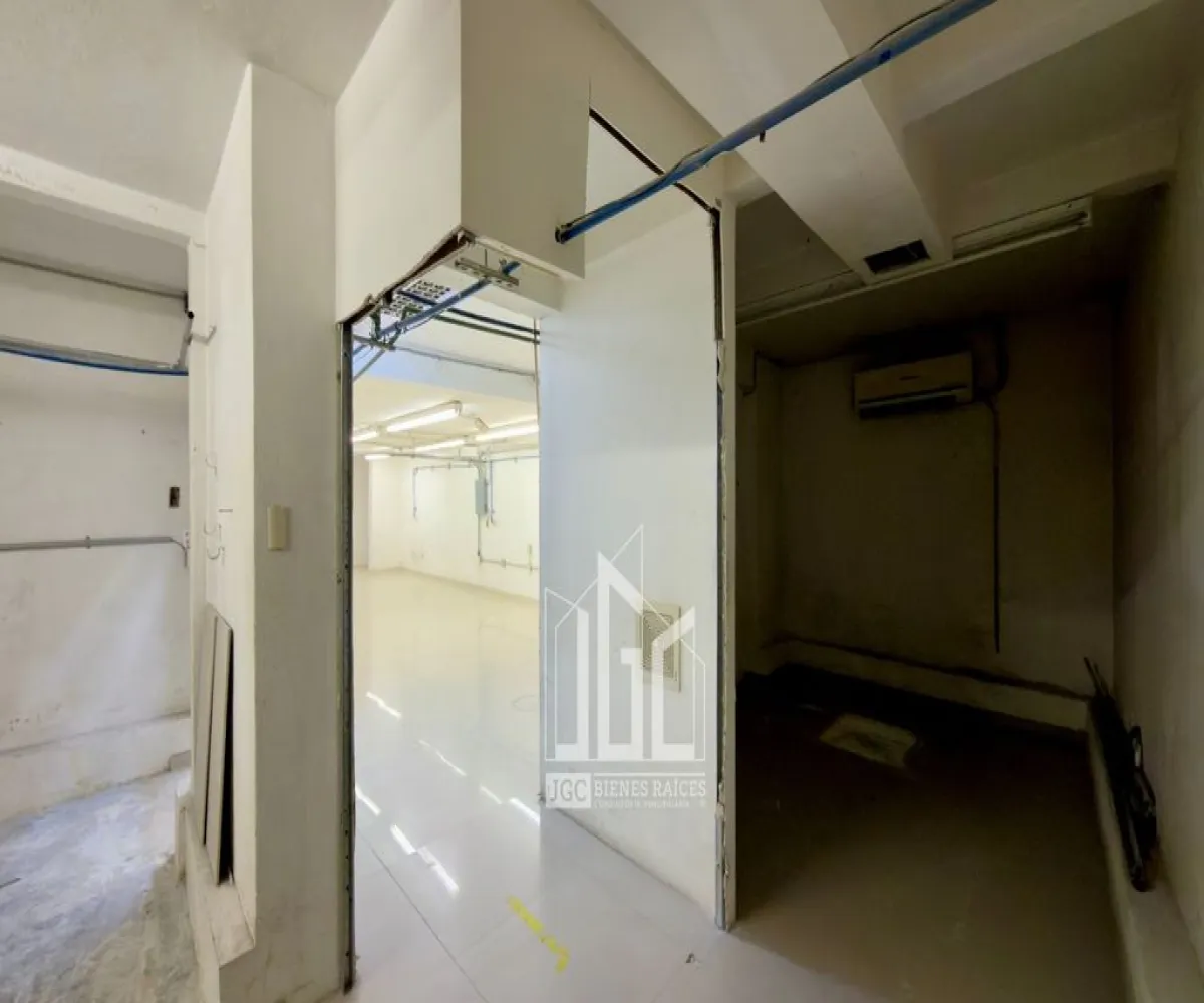 Local En Renta,Ladron De Guevara,Alfredo R. Plascencia 533, Guadalajara, Jalisco 44600,1 Baño,Alfredo R. Plascencia,1,pkzhD6Q