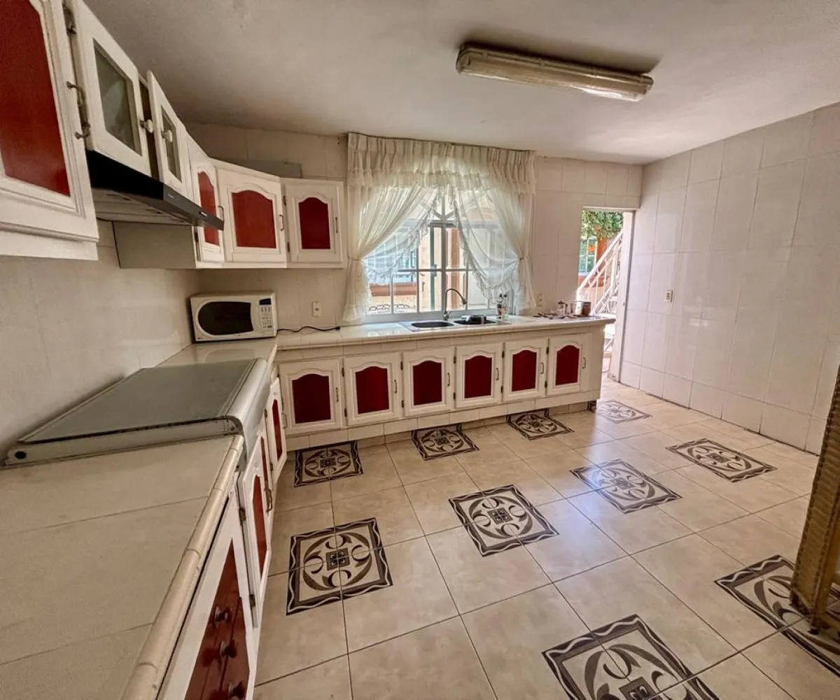 Casa En Renta,Jardines Vallarta,Honorato Balzac 173, Zapopan, Jalisco 45027, 4 Habitaciones,4 Baños,Honorato Balzac,1,pTWWwoc