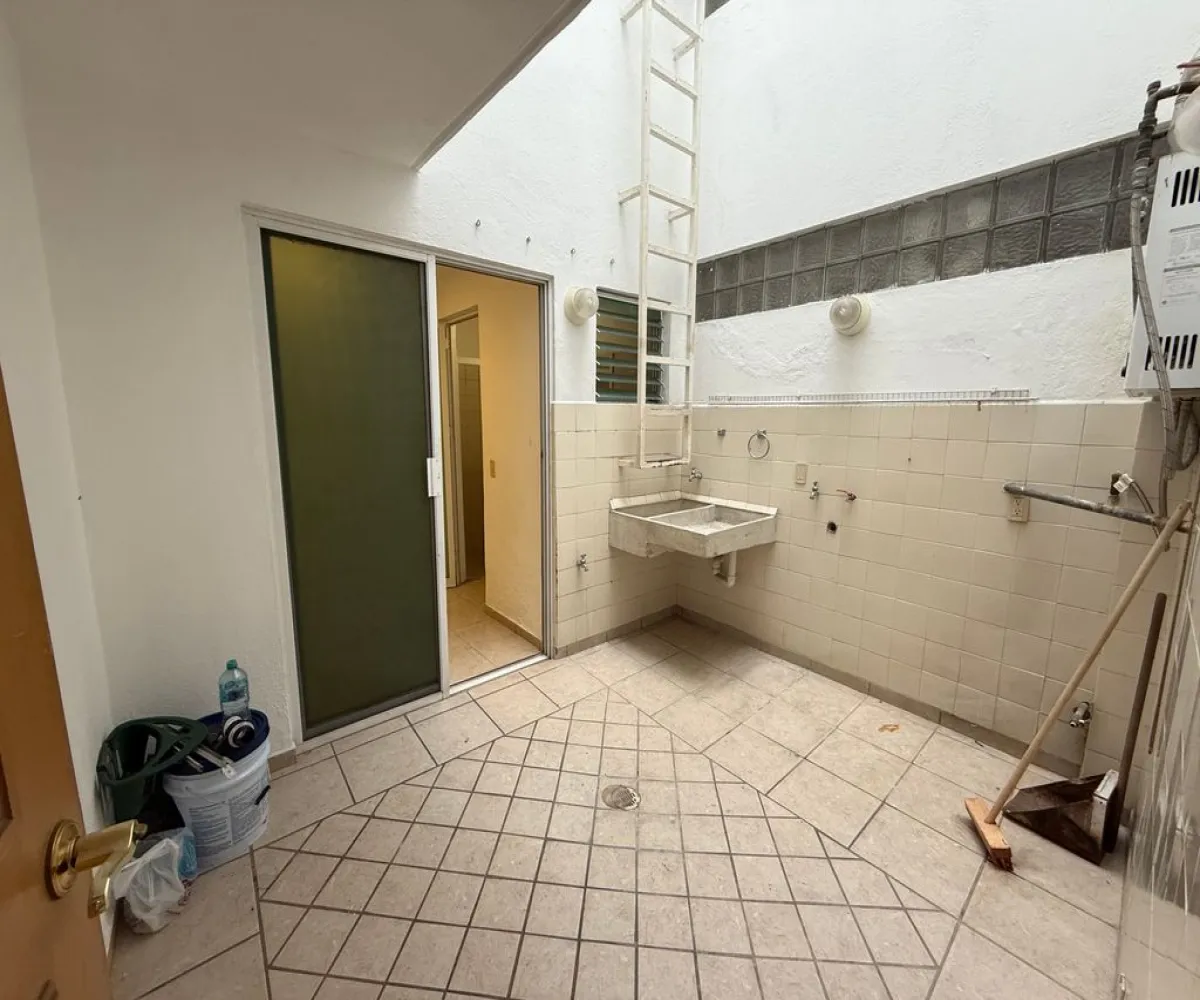 Casa En Venta,Lomas del Valle,Avenida Naciones Unidas 7315, Zapopan, Jalisco 45129, 3 Habitaciones,3 Baños,Avenida Naciones Unidas,2,pG9nfLy