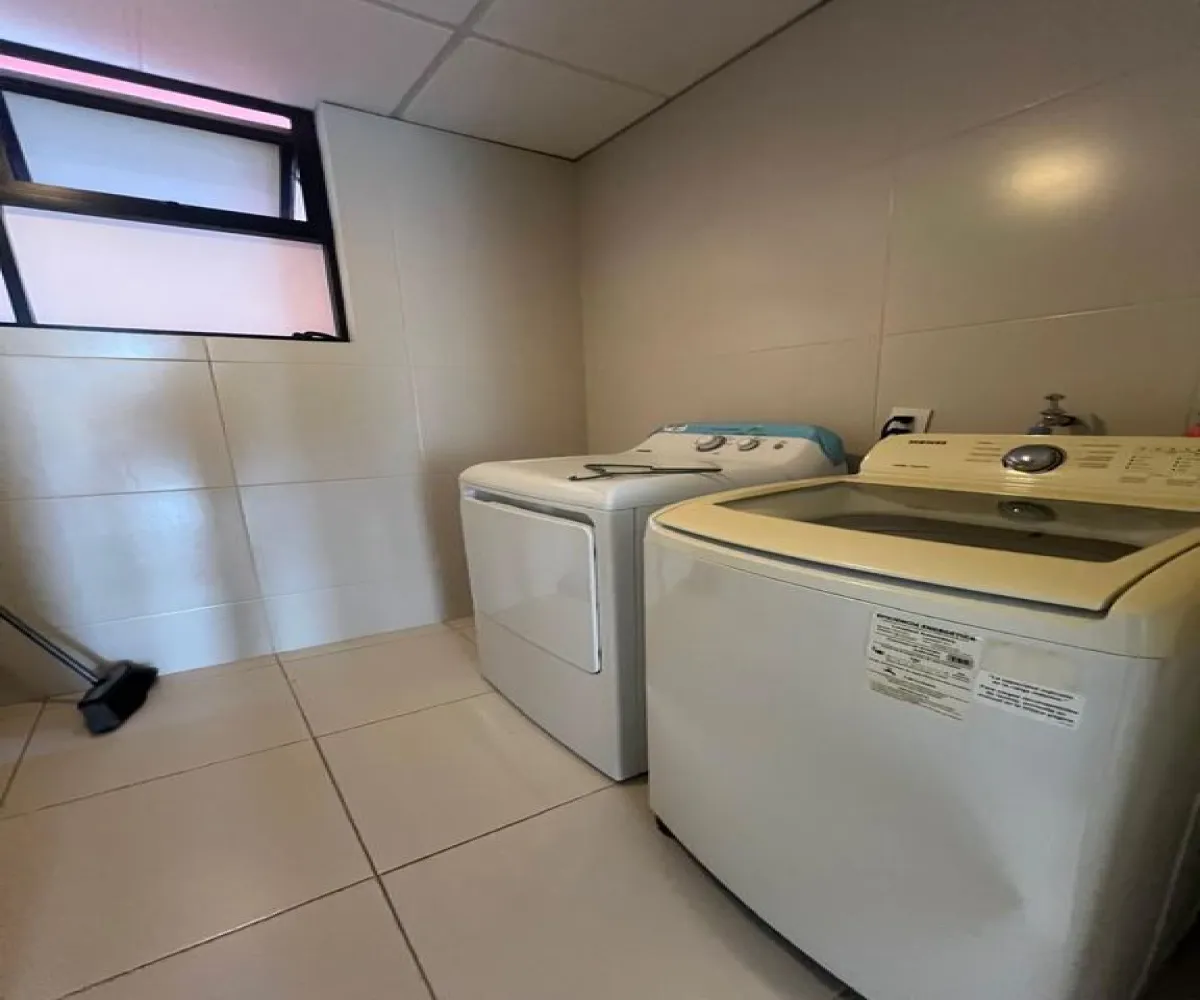 Departamento En Renta,Fracc Valle Real,Avenida Paseo La Toscana S/N, Zapopan, Jalisco 45019, 2 Habitaciones,2 Baños,Avenida Paseo La Toscana,7,pPegVPb