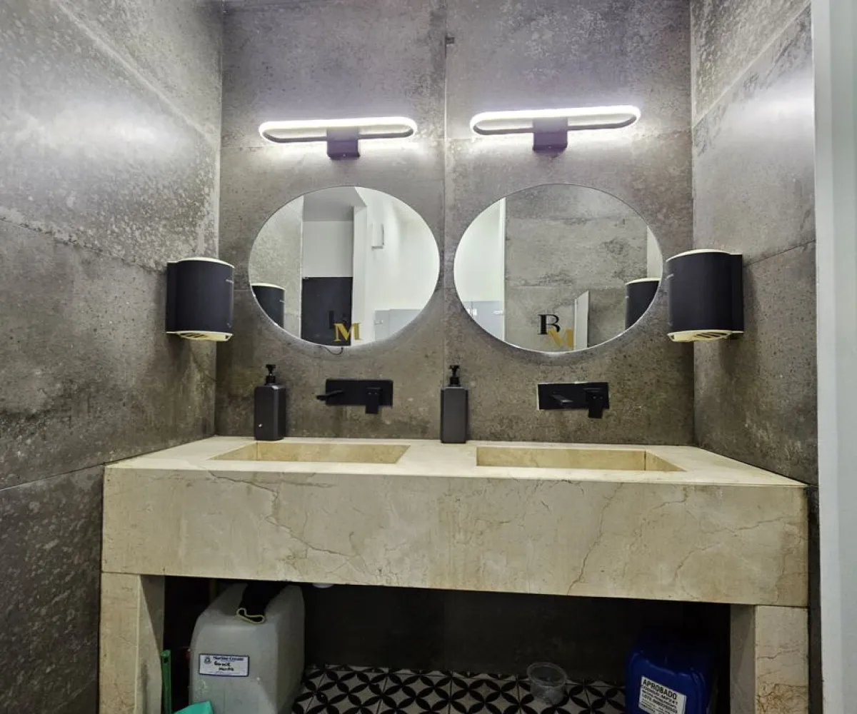 Local En Renta,Fracc Valle Real,Avenida Santa Margarita 4099 C16 y C17, Zapopan, Jalisco 45019,5 Baños,Avenida Santa Margarita,1,pdzzVJK