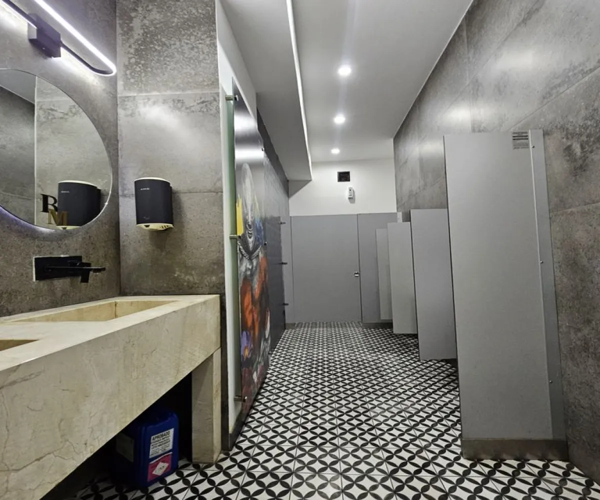 Local En Renta,Fracc Valle Real,Avenida Santa Margarita 4099 C16 y C17, Zapopan, Jalisco 45019,5 Baños,Avenida Santa Margarita,1,pdzzVJK