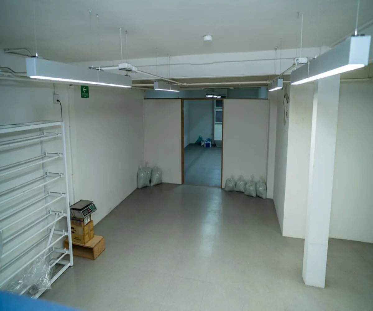 Local En Venta,Centro,Calle Santa Mónica 179, Guadalajara, Jalisco 44100,3 Baños,Calle Santa Mónica,3,p6g9ewE