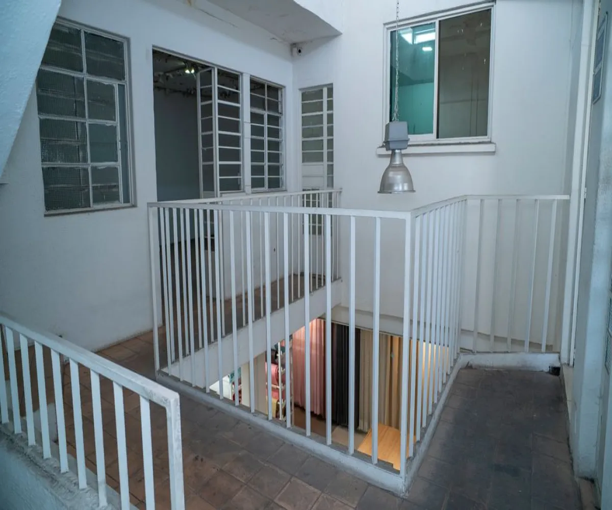 Local En Venta,Centro,Calle Santa Mónica 179, Guadalajara, Jalisco 44100,3 Baños,Calle Santa Mónica,3,p6g9ewE