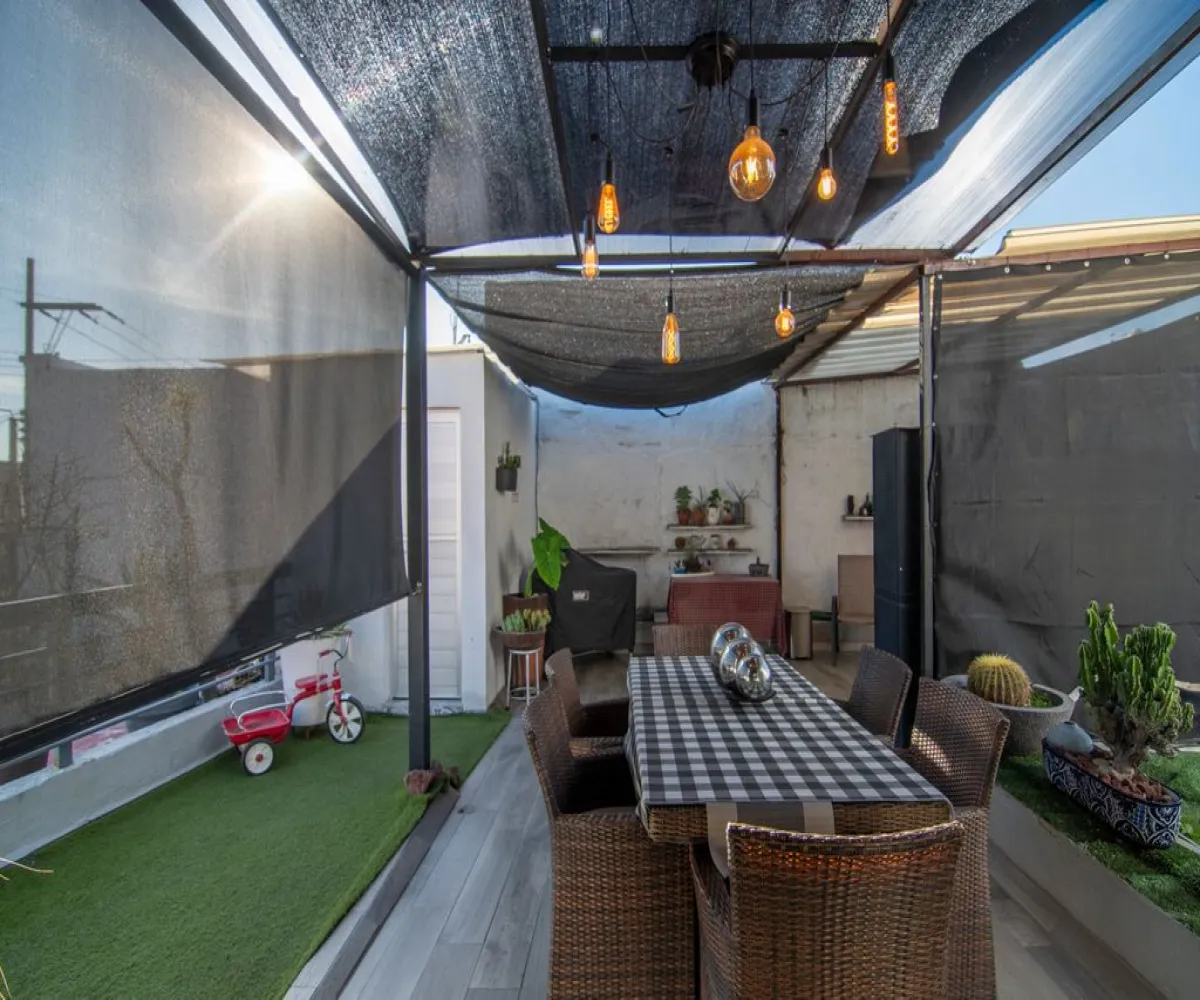 Casa En Venta,La Perla,Clemente Aguirre 61, Guadalajara, Jalisco 44360, 4 Habitaciones,2 Baños,Clemente Aguirre,1,pSUNbrV