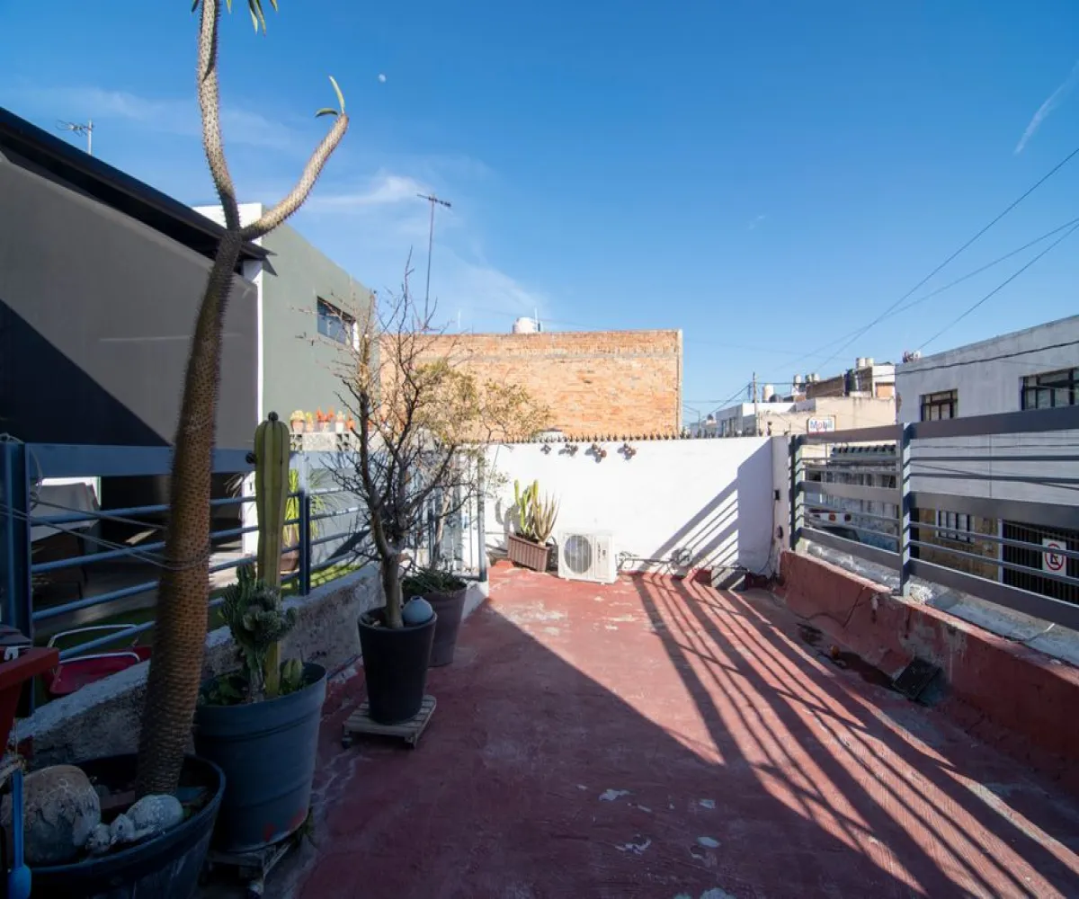 Casa En Venta,La Perla,Clemente Aguirre 61, Guadalajara, Jalisco 44360, 4 Habitaciones,2 Baños,Clemente Aguirre,1,pSUNbrV