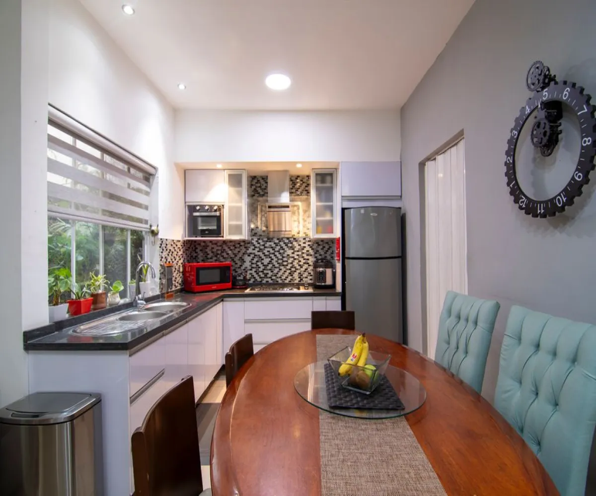 Casa En Venta,La Perla,Clemente Aguirre 61, Guadalajara, Jalisco 44360, 4 Habitaciones,2 Baños,Clemente Aguirre,1,pSUNbrV