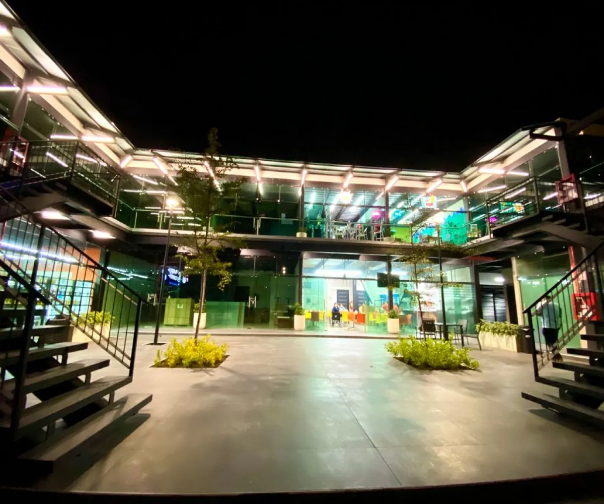 Local En Renta,Santa Ana Tepetitlan,Avenida Paseo de los Robles Norte S/N, Zapopan, Jalisco 45066,Avenida Paseo de los Robles Norte,2,p0esNqp