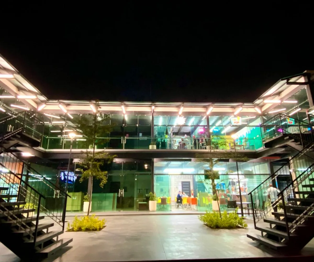 Local En Renta,Santa Ana Tepetitlan,Avenida Paseo de los Robles Norte S/N, Zapopan, Jalisco 45066,Avenida Paseo de los Robles Norte,1,pyvmjZF