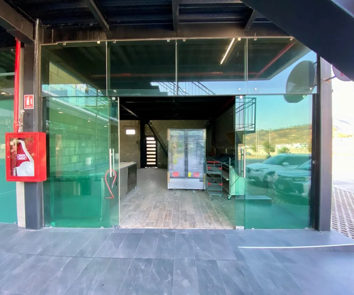 Local En Renta,Santa Ana Tepetitlan,Avenida Paseo de los Robles Norte S/N, Zapopan, Jalisco 45066,Avenida Paseo de los Robles Norte,1,pyvmjZF