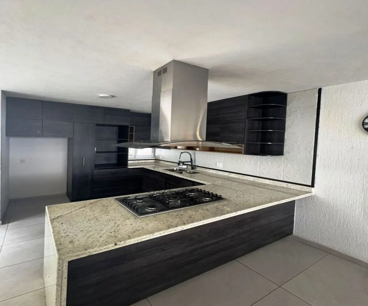 Casa En Venta,Tlaquepaque,Prolongación Manuel López Cotilla S/N, San Pedro Tlaquepaque, Jalisco 45610, 3 Habitaciones,3 Baños,Prolongación Manuel López Cotilla,2,pYfiOUw