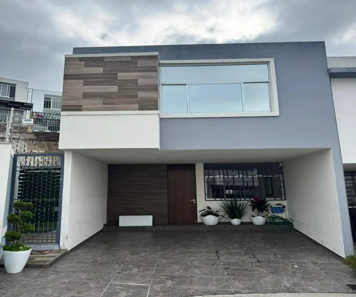 Casa En Venta,Tlaquepaque,Prolongación Manuel López Cotilla S/N, San Pedro Tlaquepaque, Jalisco 45610, 3 Habitaciones,3 Baños,Prolongación Manuel López Cotilla,2,pYfiOUw