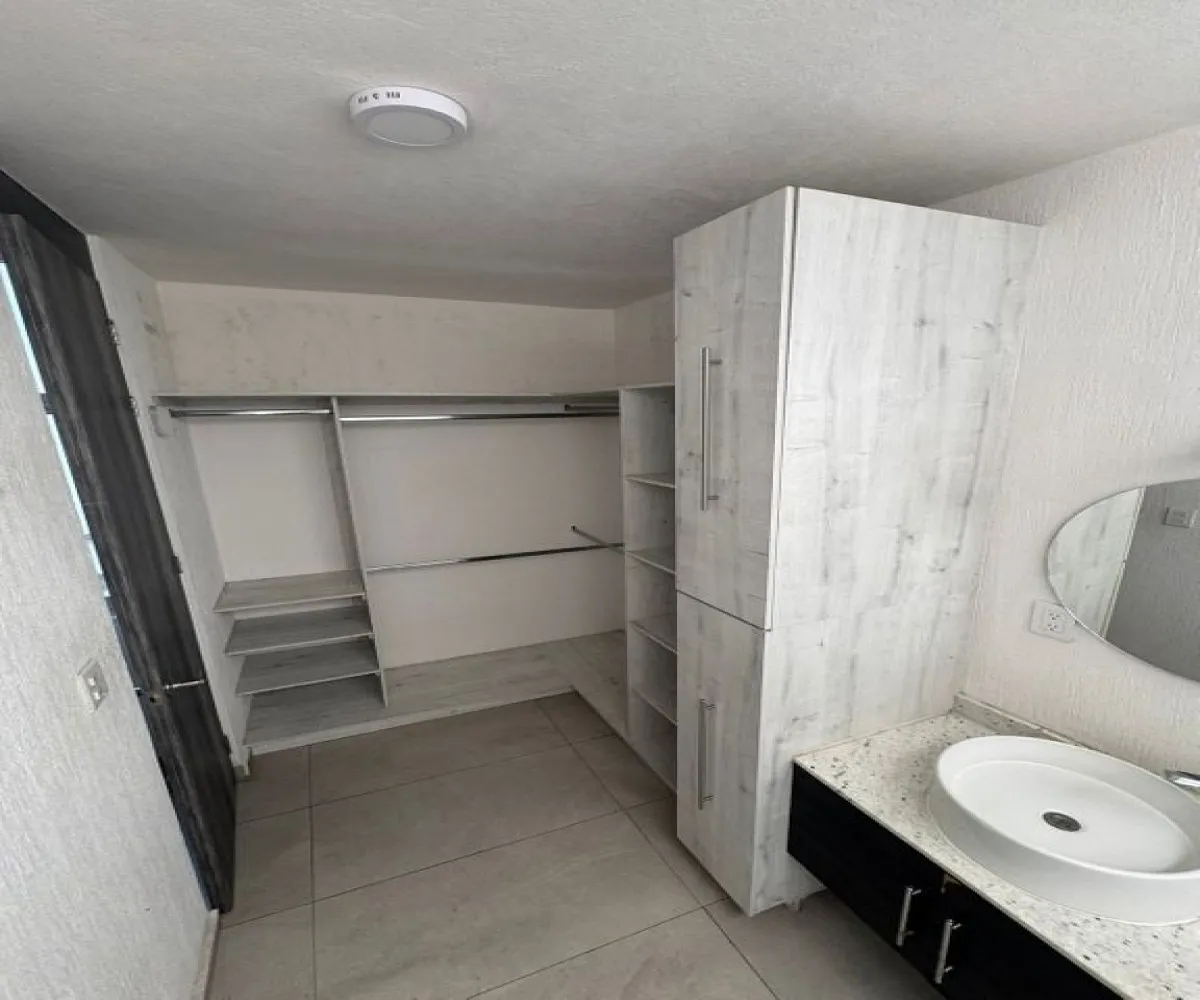 Casa En Venta,Tlaquepaque,Prolongación Manuel López Cotilla S/N, San Pedro Tlaquepaque, Jalisco 45610, 3 Habitaciones,3 Baños,Prolongación Manuel López Cotilla,2,pYfiOUw