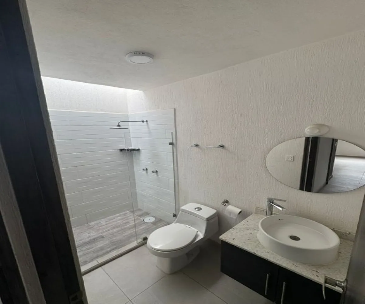 Casa En Venta,Tlaquepaque,Prolongación Manuel López Cotilla S/N, San Pedro Tlaquepaque, Jalisco 45610, 3 Habitaciones,3 Baños,Prolongación Manuel López Cotilla,2,pYfiOUw