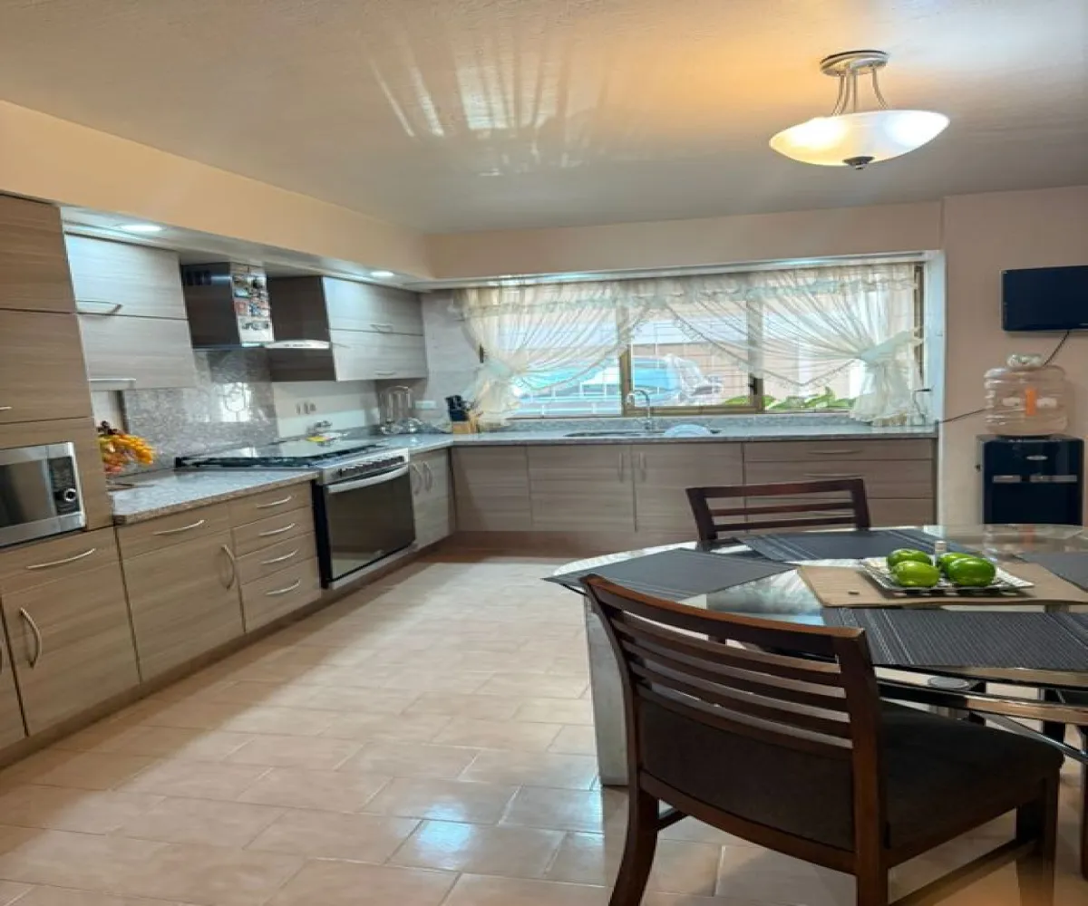 Casa En Renta,Jardines Vallarta,Avenida Novelistas 5100, Zapopan, Jalisco 45027, 3 Habitaciones,3 Baños,Avenida Novelistas,2,pqjON1Z