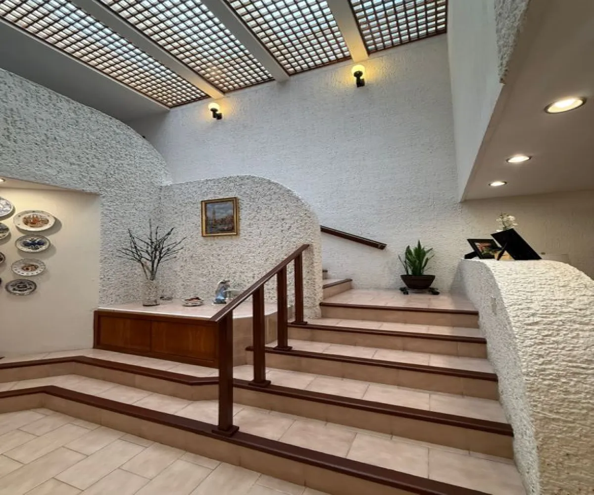 Casa En Renta,Jardines Vallarta,Avenida Novelistas 5100, Zapopan, Jalisco 45027, 3 Habitaciones,3 Baños,Avenida Novelistas,2,pqjON1Z