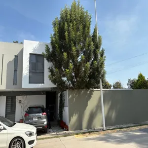 Casa En Venta,Avenida Vuelo de las Grullas 100 g4, Tlajomulco de Zúñiga, Jalisco 45645, 3 Habitaciones,2 Baños,Avenida Vuelo de las Grullas,1,pUY0z9M