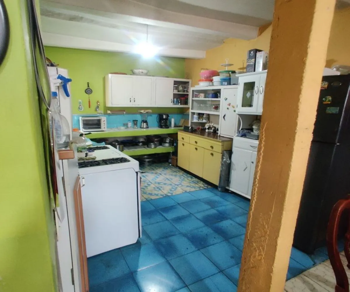 Casa En Venta,Oblatos,Av. República 874 B, Guadalajara, Jalisco 44700, 4 Habitaciones,2 Baños,Av. República ,2,puIvPOP