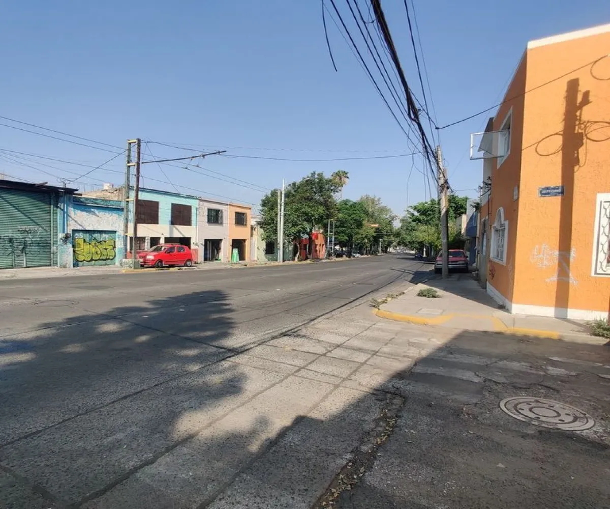 Casa En Venta,Oblatos,Av. República 874 B, Guadalajara, Jalisco 44700, 4 Habitaciones,2 Baños,Av. República ,2,puIvPOP